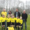 mini F'jes Geulsche Boys voorzien van nieuwe tenues gesponsord door ViaViela Geulle